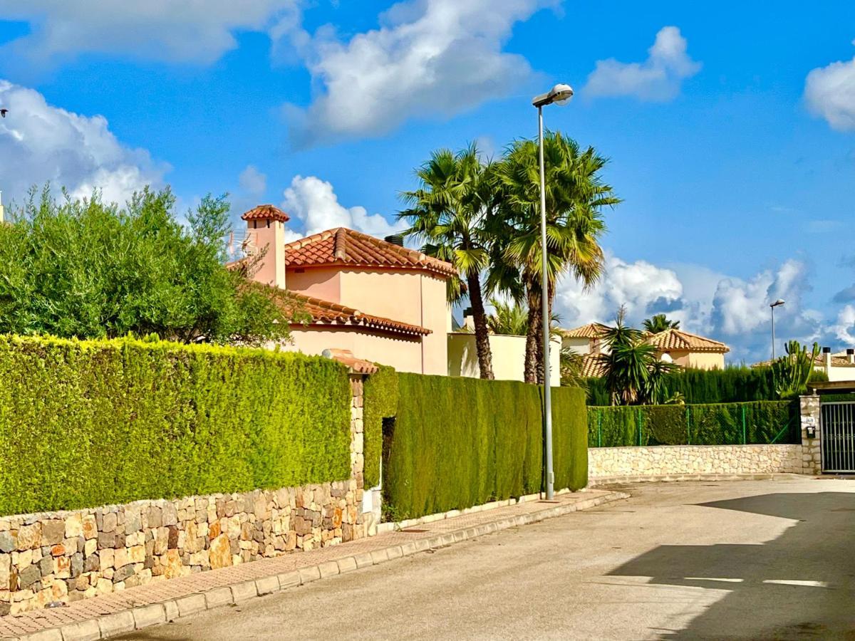 Villa Con Jardin En Oliva Nova Golf A 100M De La Playa Eksteriør billede